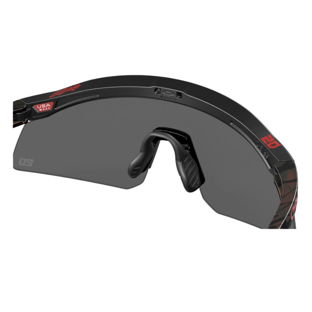 Oakley Hydra Sunglasses Packaging - Includes Protective Case and Accessories, Available Online and In-Store at Gadgets Online NZ